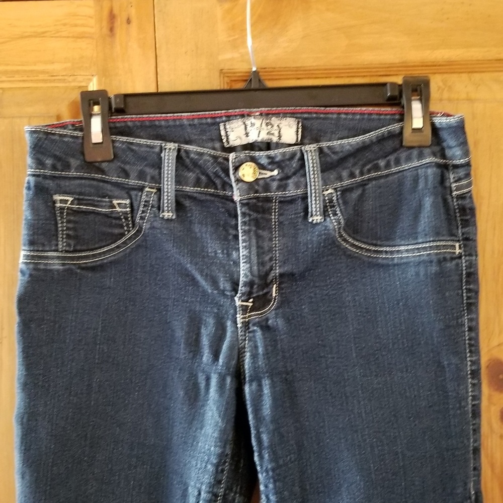 17/21 Exclusive Jeans
